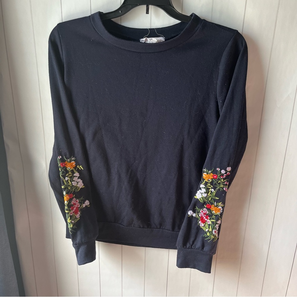 🛍️ Floral Embroidery Boutique Navy Sweatshirt